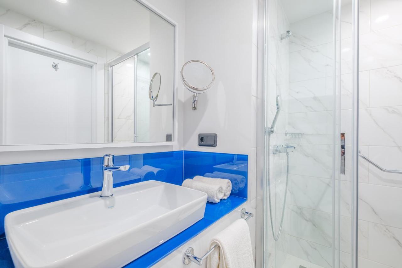 Orbi City Hotel Official D Block Батуми Экстерьер фото